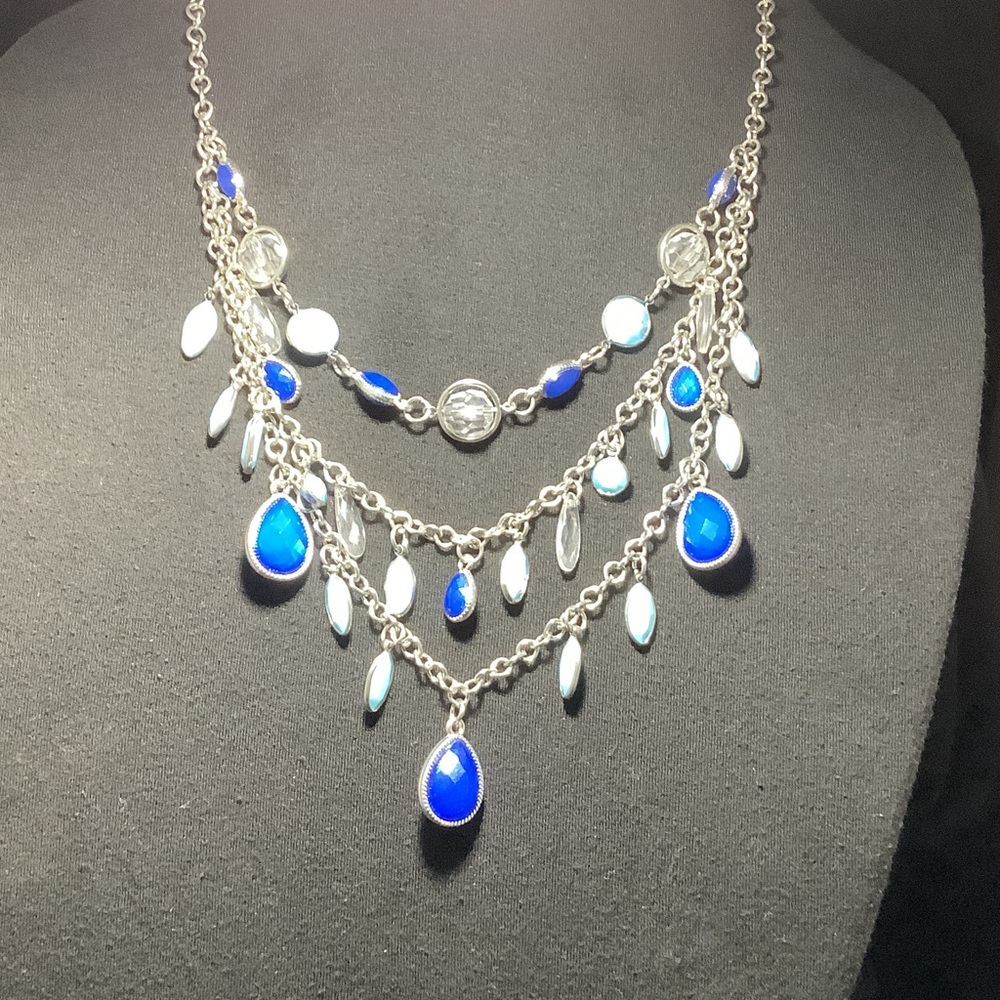 Elegant Silver and Blue Layered Necklace